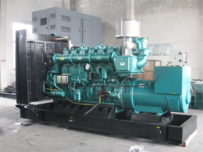 三家镇200KW 柴油发电机的油耗是多少？